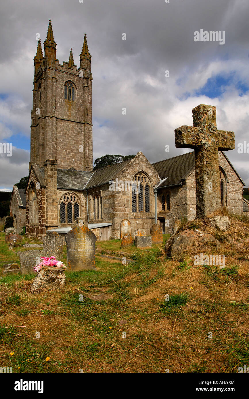 Belle image de l'atmosphère de l'église de St Pancras à Widecombe dans la lande Dartmoor dans le sud du Devon en Angleterre Banque D'Images