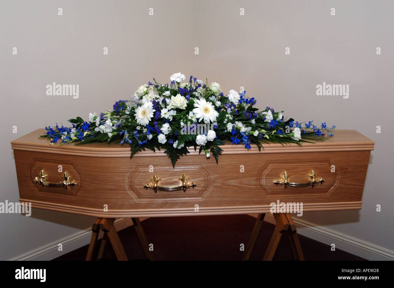 Dans un cercueil de pompes funèbres Banque D'Images