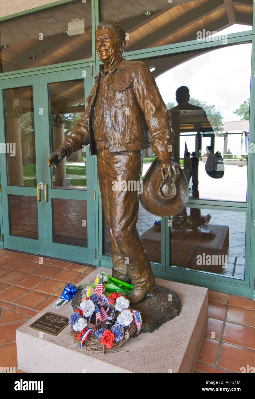 Simi Valley Californie Ronald W Reagan Presidential Library and Museum statue en bronze à l'entrée Banque D'Images