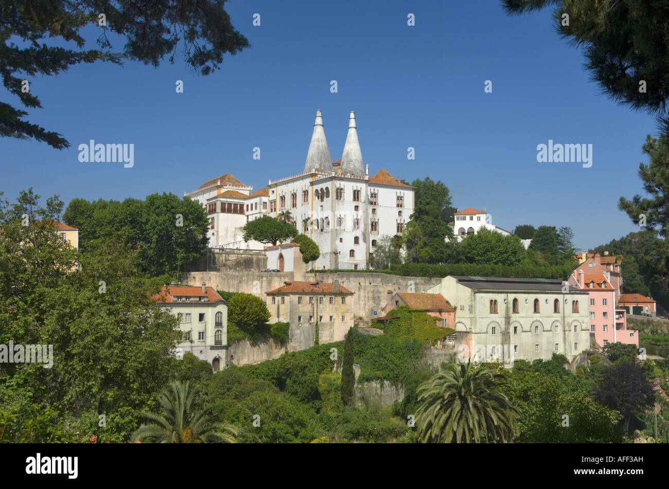 Sintra, le Palais Royal et une partie de la Vieille Ville Banque D'Images