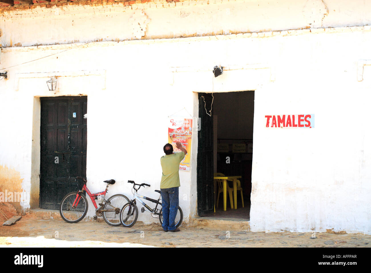 Garçon avec un vélo, Villa de Leyva, Boyacá, Colombie, Amérique du Sud Banque D'Images