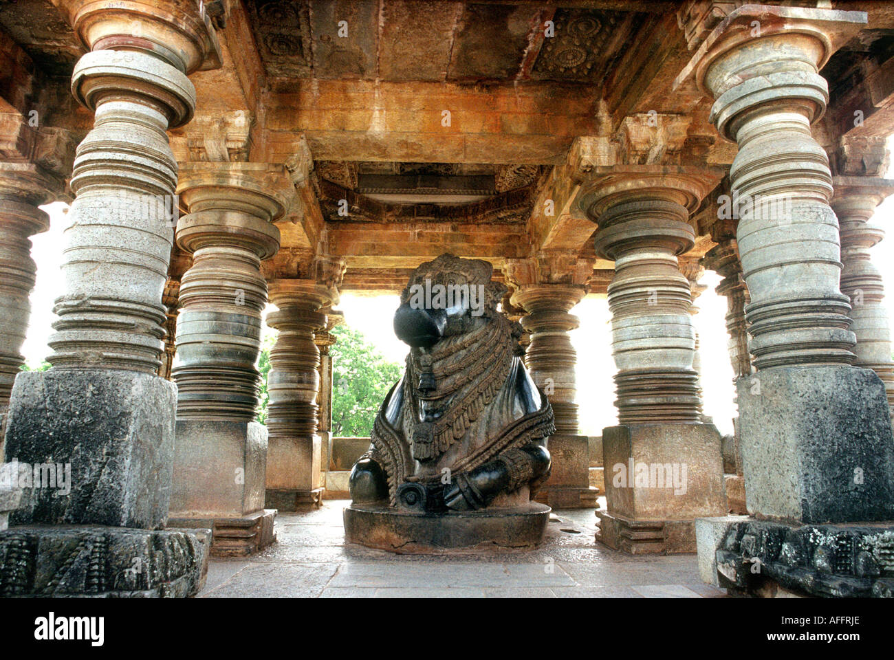 L'Inde Karnataka Halebid Hoysaleswara Temple Nandi bull Shivas Banque D'Images
