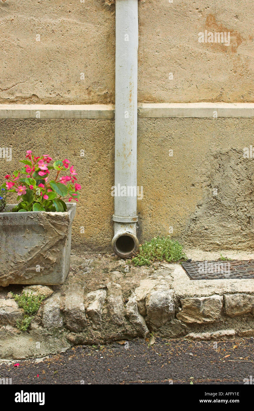 Vidange, Le Barroux Vaucluse provence sud de la France, mai 2005 Banque D'Images