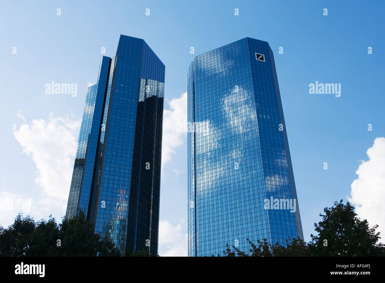 Tours de la Deutsche Bank Finance et de l'investissement dans le centre de Francfort sur le Main Allemagne Août 2007 Banque D'Images