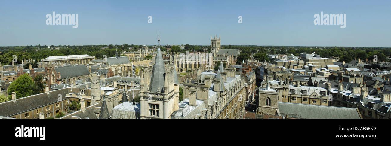 Une vue panoramique sur le centre de Cambridge à partir de la Grand'église St Mary Banque D'Images