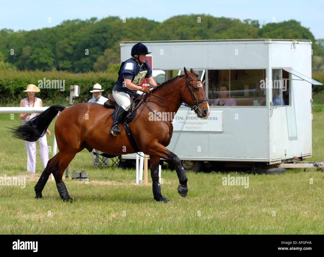 Horse rider au début pendant une journée de concours complet à Moreton in Dorset UK Grande-Bretagne Banque D'Images