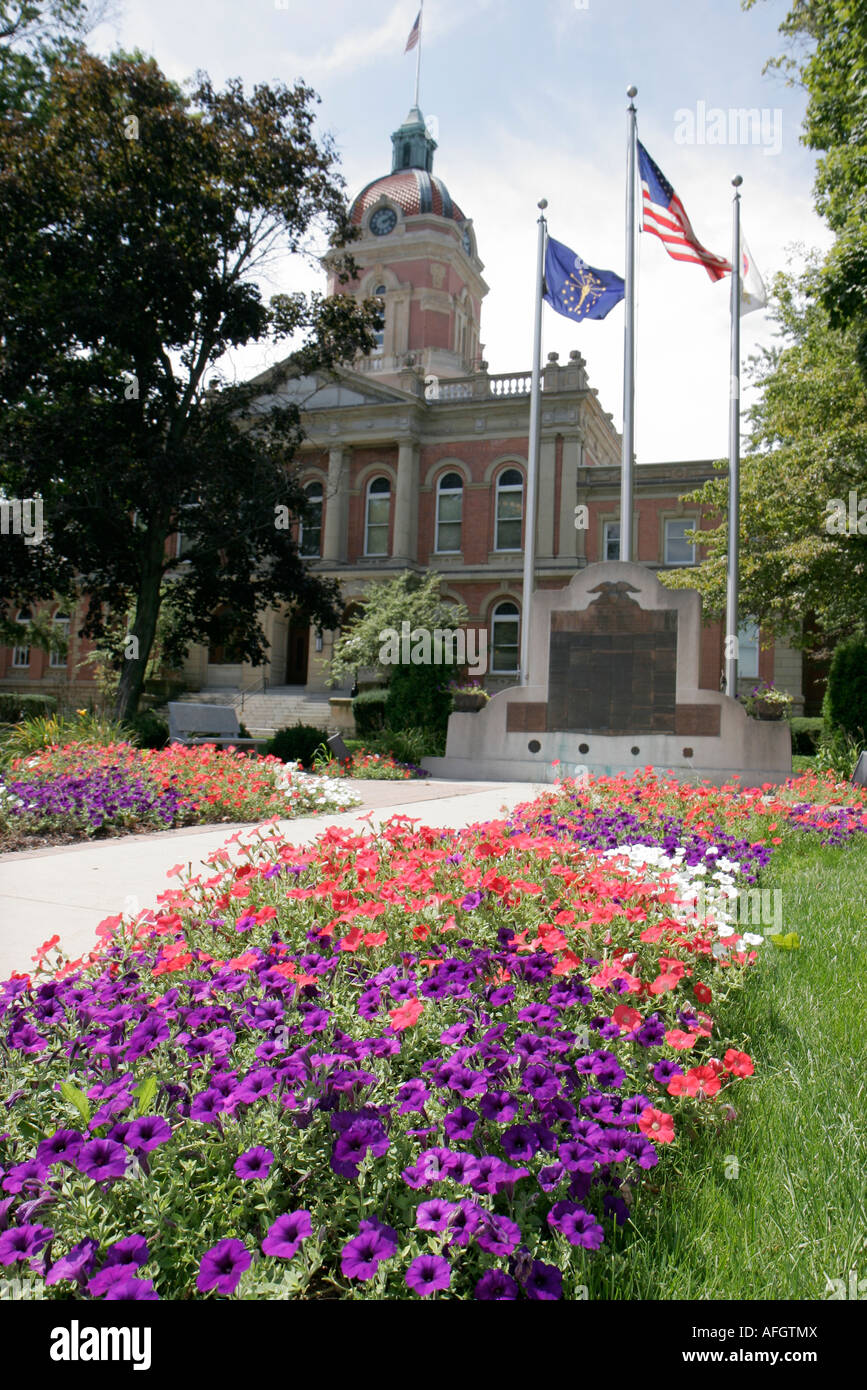 Indiana Elkhart County,Goshen,Elkhart County Courthouse 1868,Greek Revival style,fleur,fleur,IN070827055 Banque D'Images