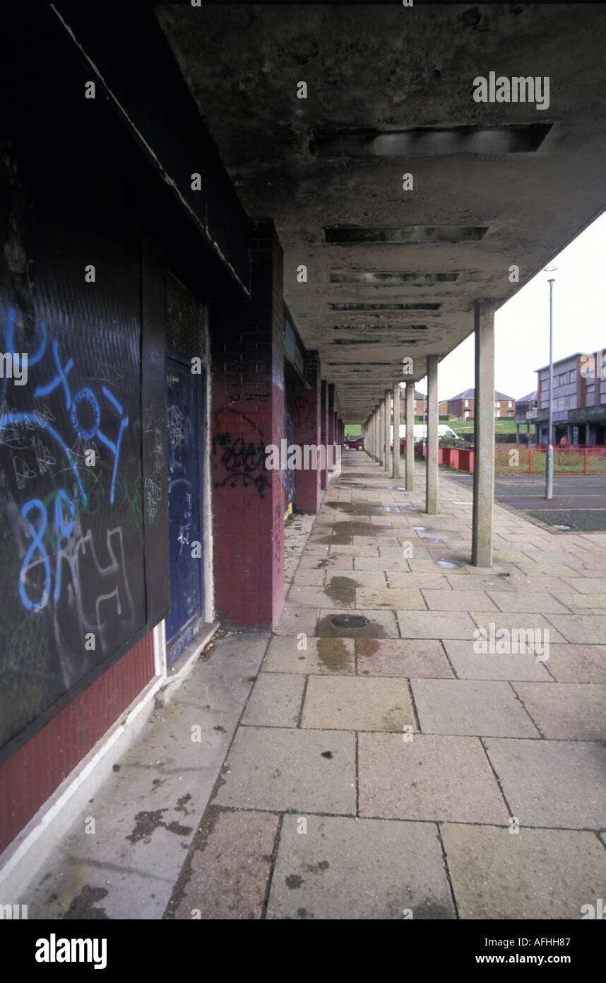 Zone commerçante délabré Barry au pays de Galles Royaume-Uni  Grande-Bretagne Photo Stock - Alamy