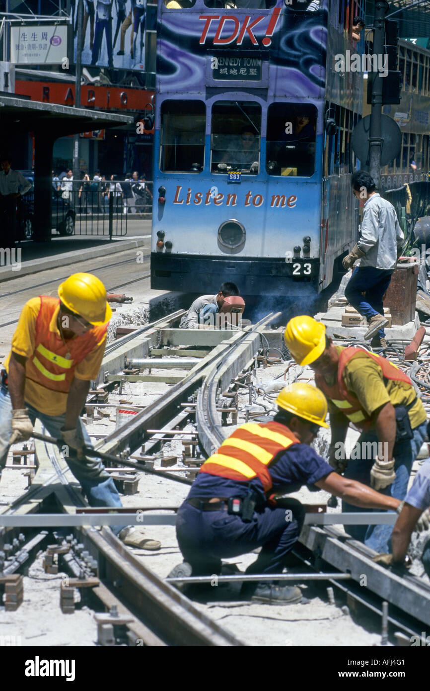 La réparation des lignes de tramway, Causeway Bay, Hong Kong, SAR, Chine Banque D'Images