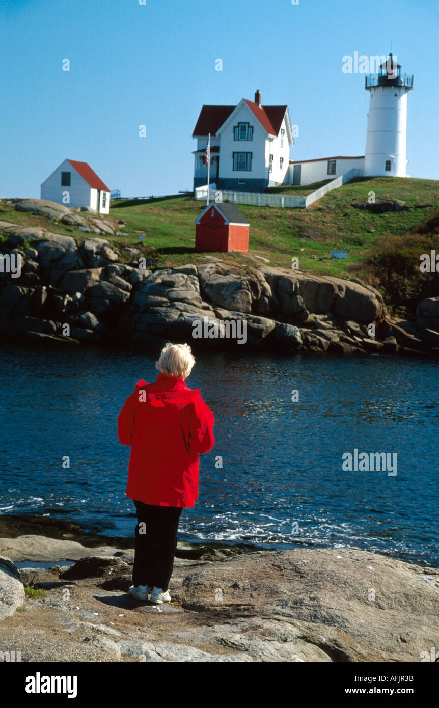 Maine,ME,Nouvelle-Angleterre,Down East,Cape Neddick Nubble Light,construit 1879 balise vu 13 miles visiteur ME170, les visiteurs Voyage tourisme touristique Banque D'Images