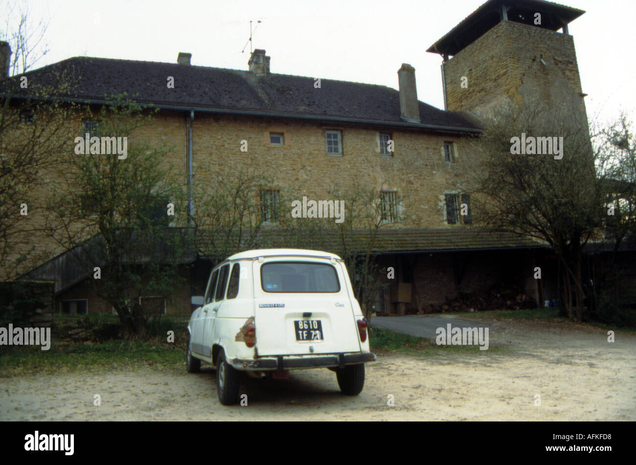 Voiture Renault classique français quatre campagnes france Banque D'Images