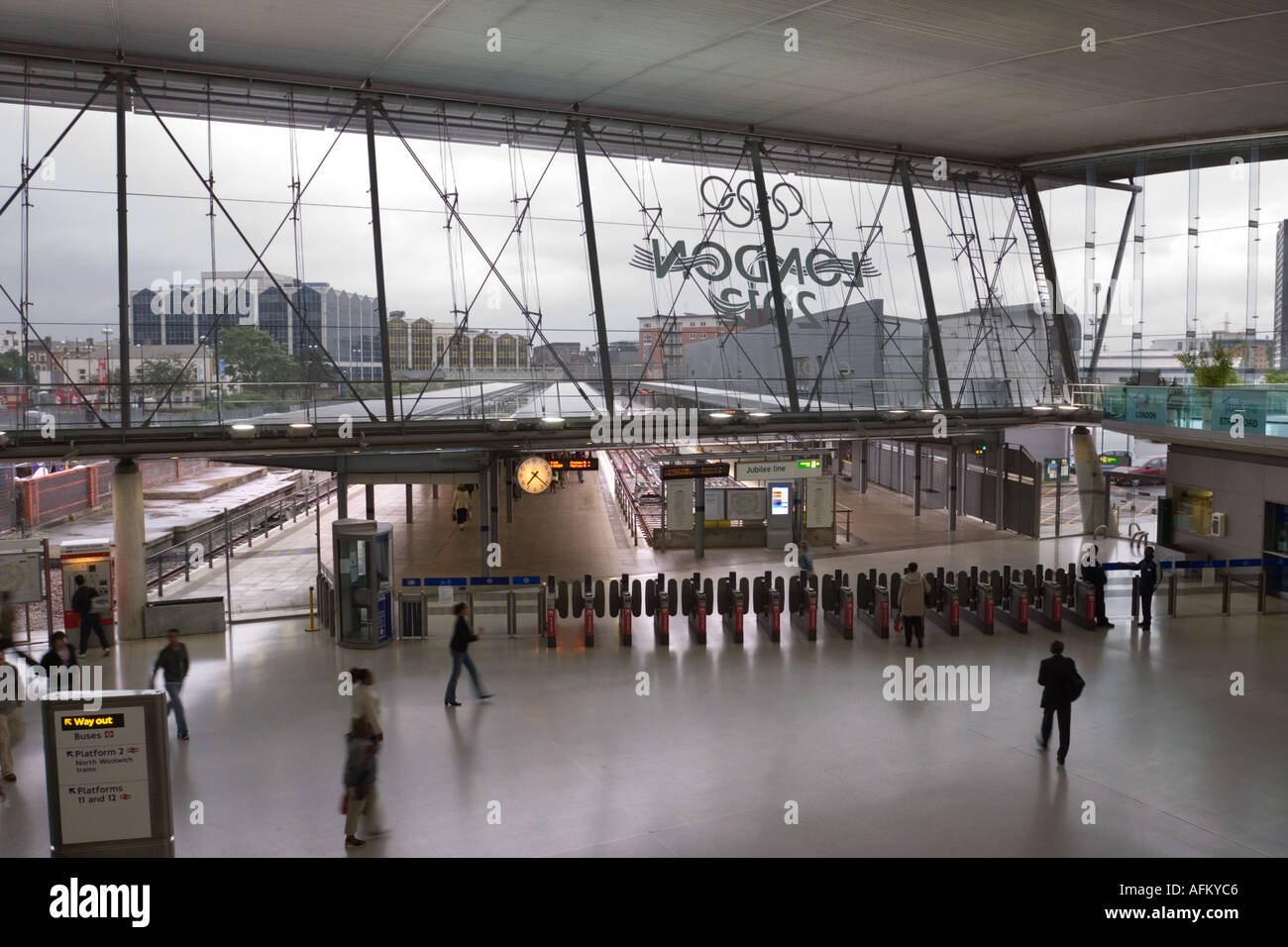 La gare de Stratford le 07/07/05 le matin après Londres a obtenu les Jeux Olympiques de 2012 par le CIO Banque D'Images