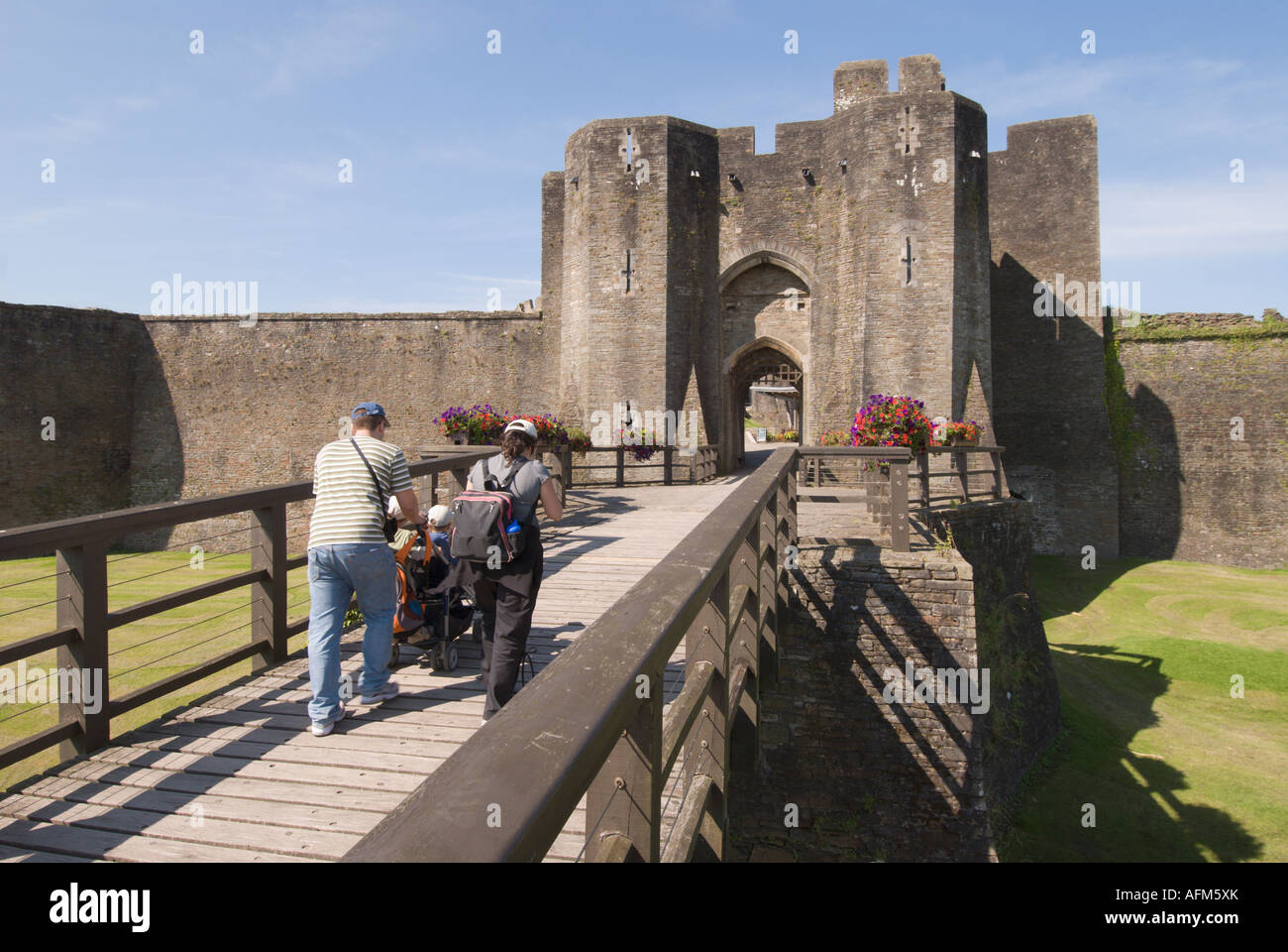 L'entrée avant de château de Caerphilly, Galles du Sud. UK. Banque D'Images