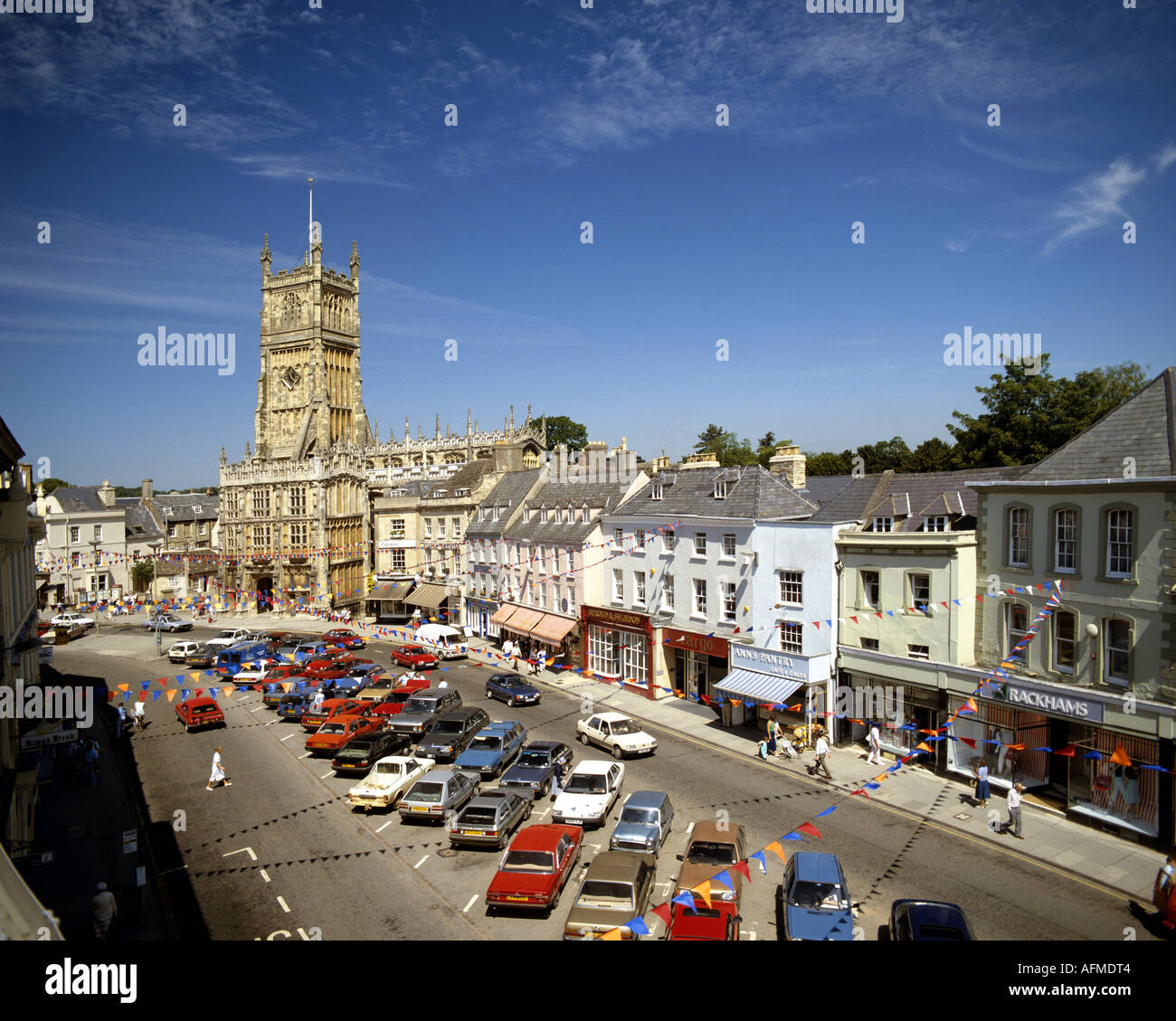 Go - GLOUCESTERSHIRE : la Place du Marché historique de Cirencester Banque D'Images