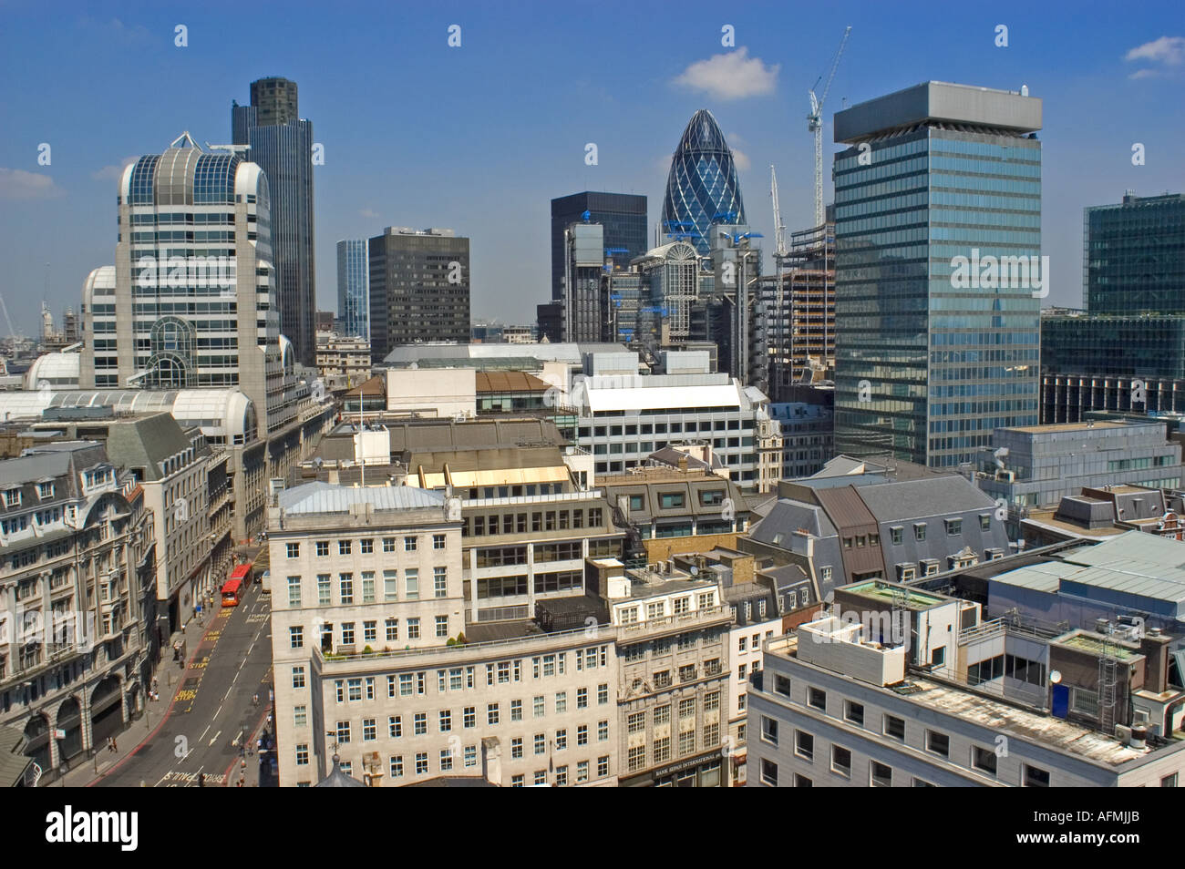 Londres, Angleterre, Royaume-Uni. Vue sur la ville de Londres à partir du haut du monument Banque D'Images
