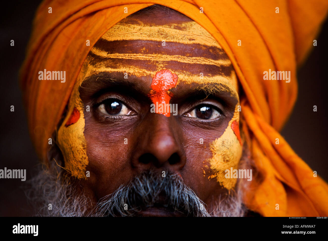 Saint homme Sadhu Varanasi Inde Banque D'Images
