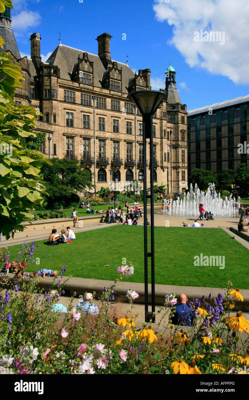 Centre-ville des jardins de la paix été goodwin fontaine à eau de ville Sheffield City South Yorkshire angleterre uk go Banque D'Images