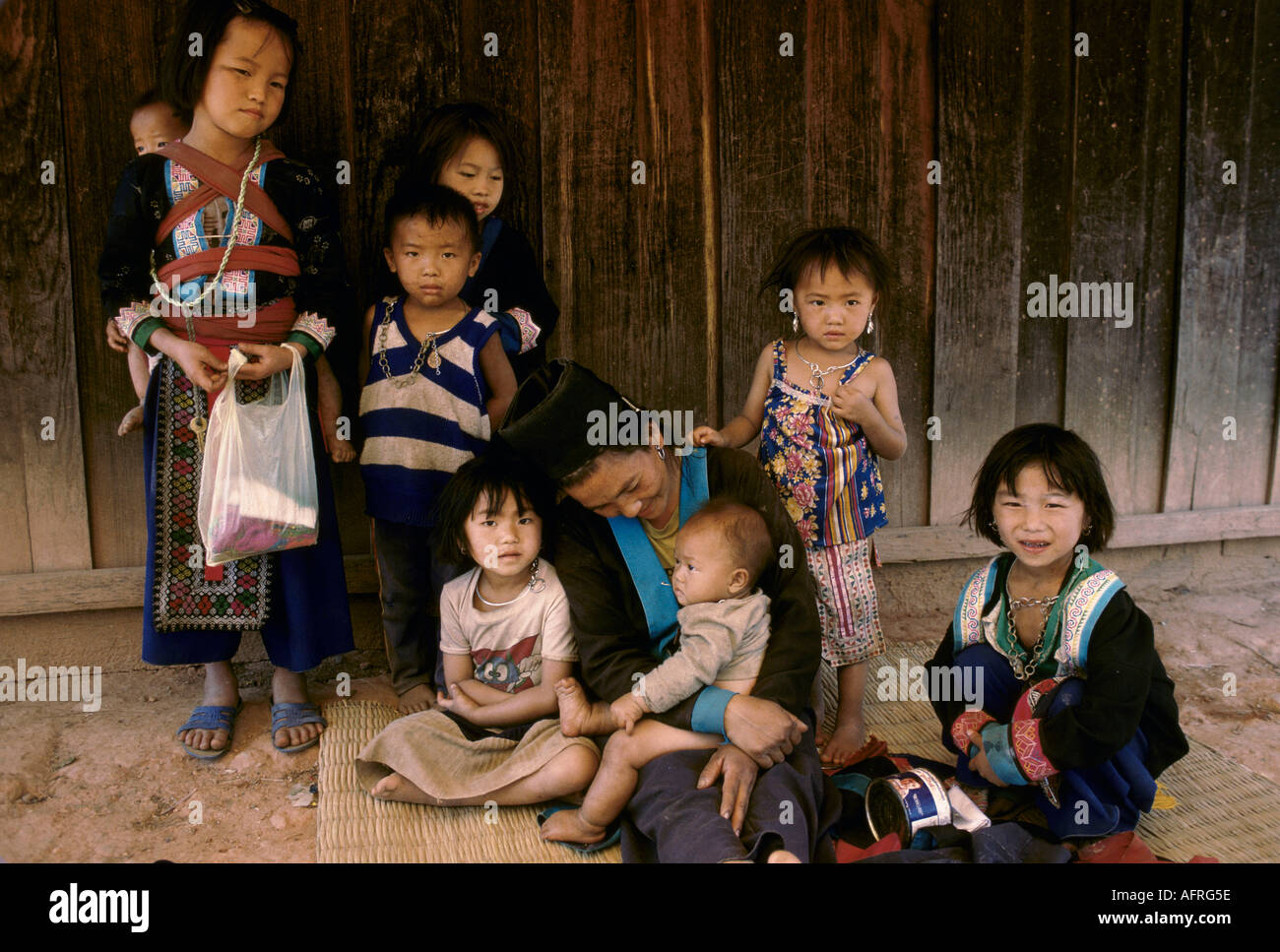 La famille Hmong hill tribe tribus du nord de la Thaïlande HOMER SYKES Banque D'Images