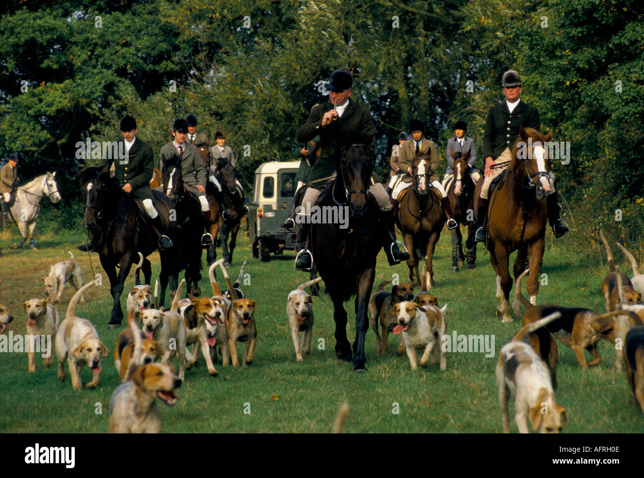 Duc de Beaufort Hunt Badminton Gloucestershire Capitaine Ian Farquhar Maître conjoint dirige le champ de début de la chasse des jours 1996 1990s UK HOMER SYKES Banque D'Images