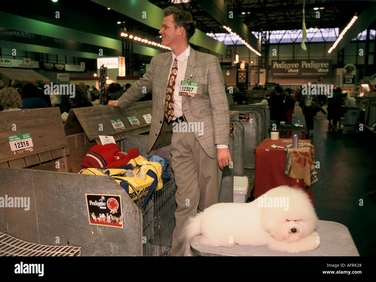 Crufts Dog Show Bichon Vente de chiens de compagnie et son propriétaire. National Exhibition Centre Birmingham 1990 1991 UK HOMER SYKES Banque D'Images