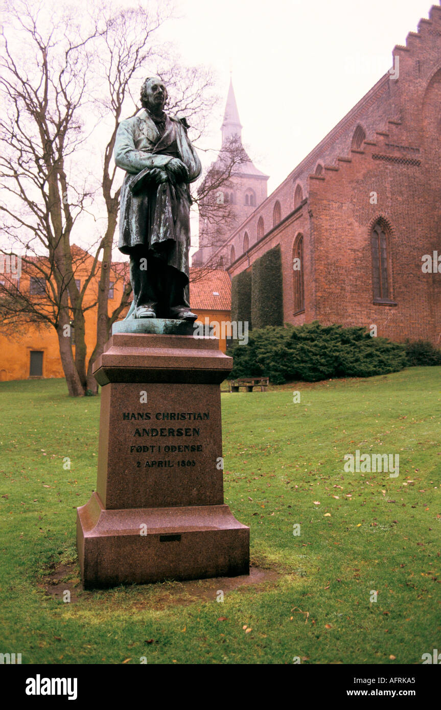 STATUE DE HANS CHRISTIAN ANDERSON ODENSE DANEMARK HOMER SYKES Banque D'Images