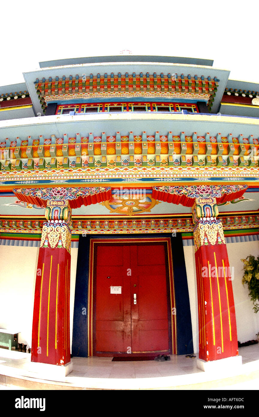 PARIS France, Temple bouddhiste à Bois de Vincennes 'Centre Kagyu Dzong' 'Bouddhisme tibétain' à l'extérieur, porte d'entrée Banque D'Images