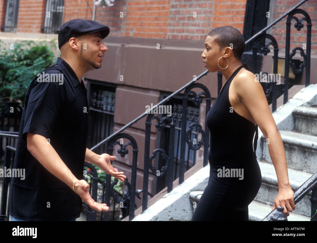 Femme se disputer avec mari, side view Banque D'Images