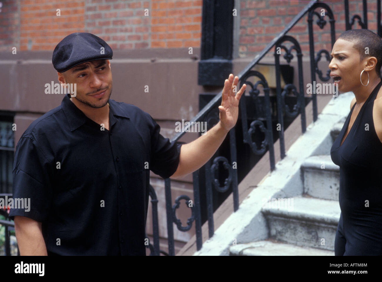 Femme se disputer avec mari, side view Banque D'Images