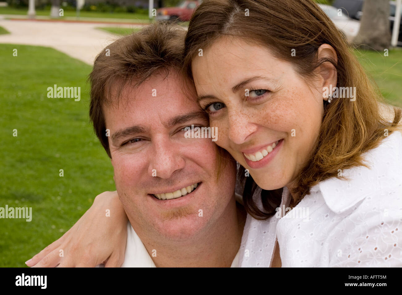 Young couple smiling, portrait Banque D'Images