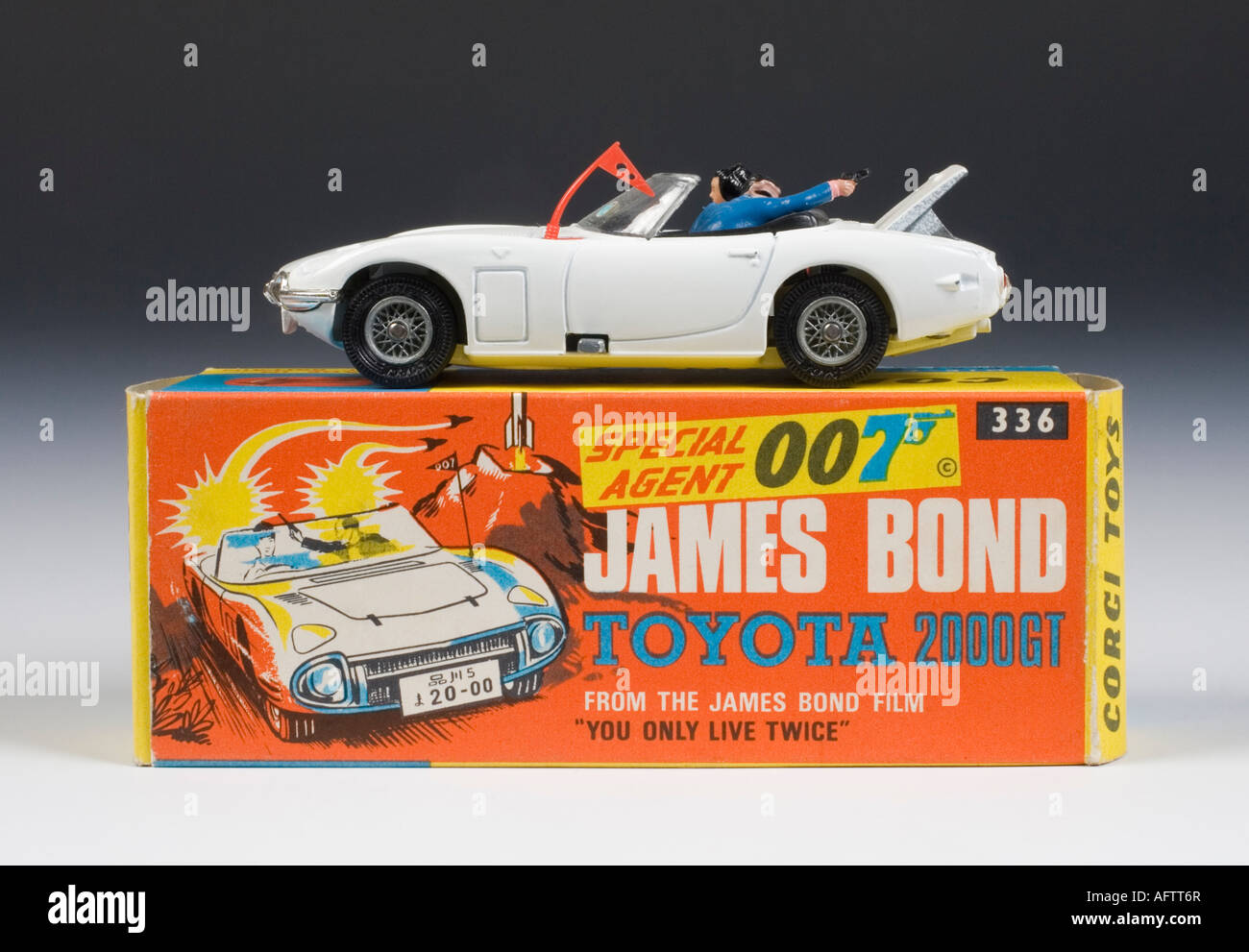 Jamed Toyota Bond 2000 Corgi Diecast Model no 336 publié en 1967. Comme vu dans le film de James Bond "On ne vit que deux fois" Banque D'Images