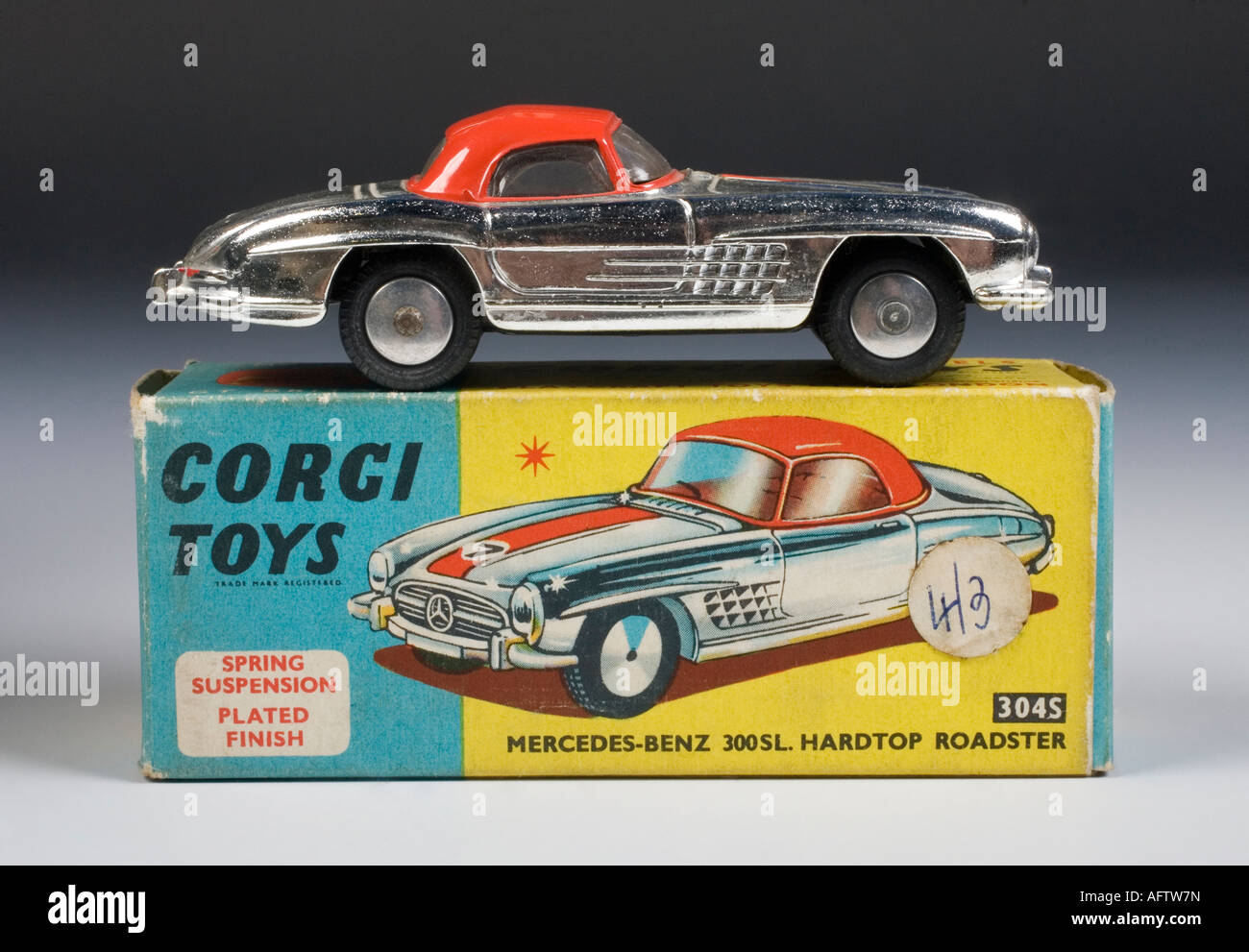 Mercedes Benz 300 SL Roadster. Corgi Diecast model No.304s a publié 1967 Banque D'Images