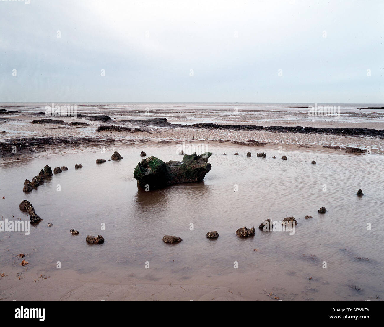 Seahenge Norfolk, un cercle en bois d'âge bronze à Holme Next The Sea Beach North Norfolk Angleterre Royaume-Uni des années 1998 1990 HOMER SYKES Banque D'Images