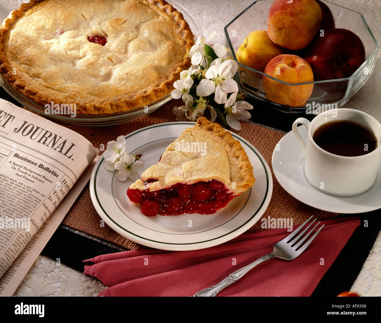 Cherry pie, table de petit déjeuner, café Banque D'Images