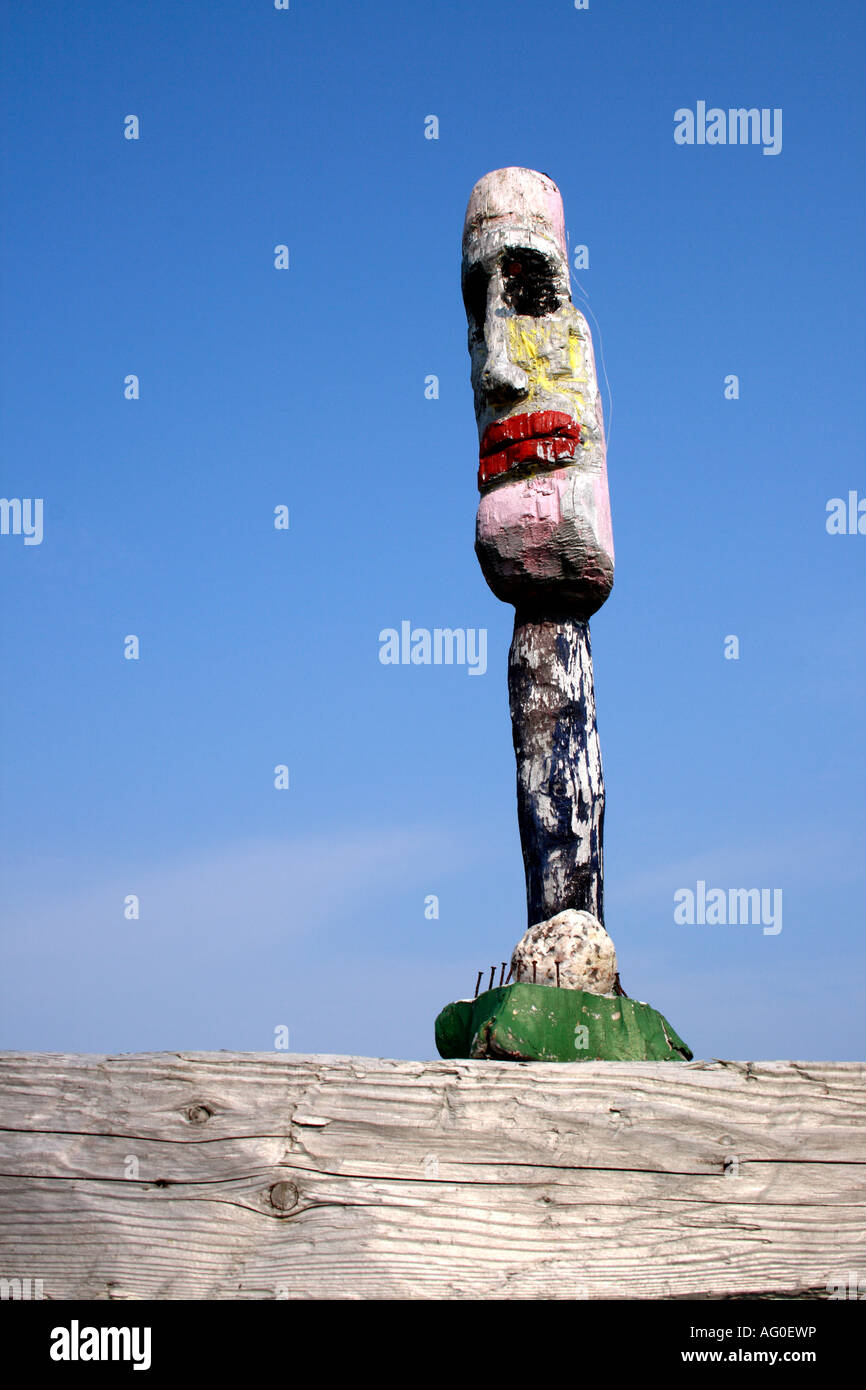 Les Amérindiens en bois sculpté totem à la Nouvelle-Écosse, le Canada atlantique. Photo par Willy Matheisl Banque D'Images