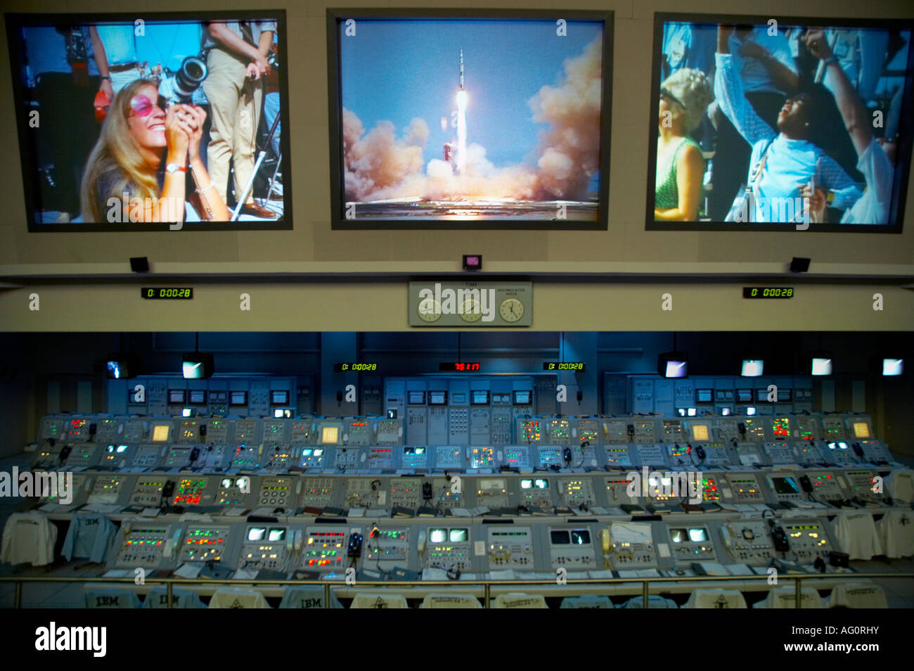 Contrôle commande Apollo salle de tir ror à l'Apollo Centre Saturn V au Centre spatial Kennedy en Floride Banque D'Images