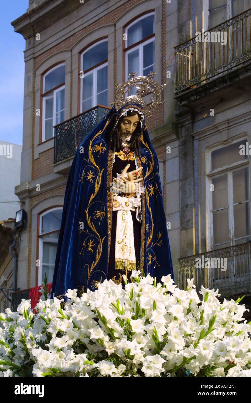 Notre Dame de l'Agonie sur procession lors de Senhora da Agonia festivités à Viana do Castelo, Minho, Portugal Banque D'Images