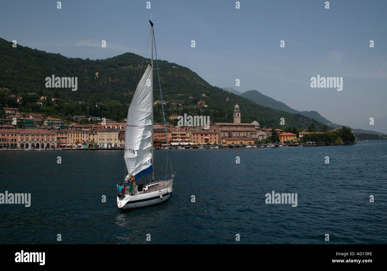 Yacht, le lac de Garde, Italie Banque D'Images