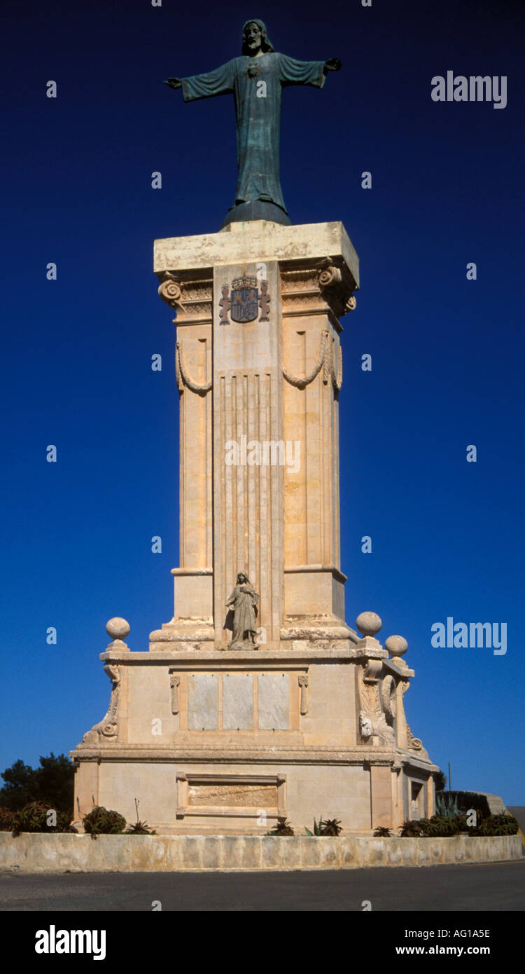 Statue en bronze de Jésus-Christ sur El Toro Menorca se trouve dans la mémoire de l'Menorcans fallenin les guerres espagnoles au Maroc en 1925 Banque D'Images