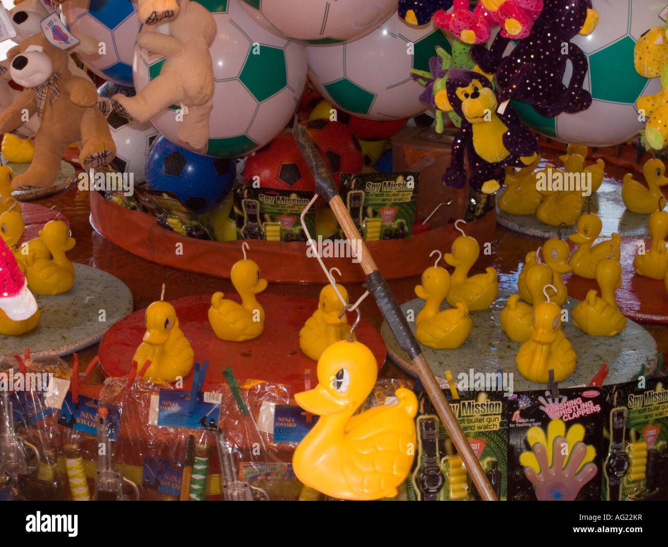 'Hook-a-duck' fairground attraction Banque D'Images