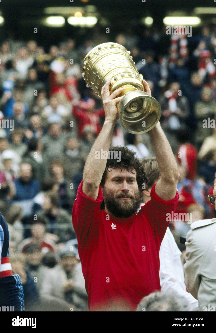 Breitner, Paul, * 5.9.1951, athlète allemand (football / football), demi-longueur, DFB final Bayern Munich contre FC Nuremberg (4:2), Waldstadion Frankfurt, 1.5.1982, Banque D'Images