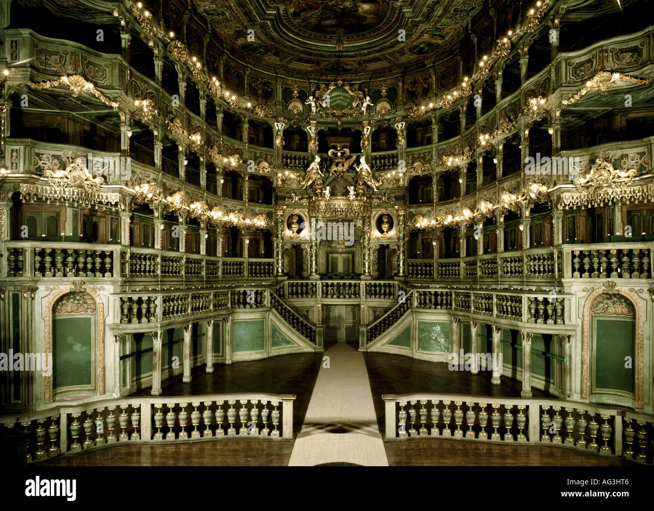 Géographie et voyages, en Allemagne, en Bavière, margrave de Bayreuth, théâtre, opéra, 1745 - 1748, construit par Joseph Saint Pierre, vue de l'intérieur, à voir avec les loges de l'auditorium, design by Giuseppe Galli Bibiena, historique, historique, l'Europe, de l'architecture, , Additional-Rights Clearance-Info-Not-Available- Banque D'Images