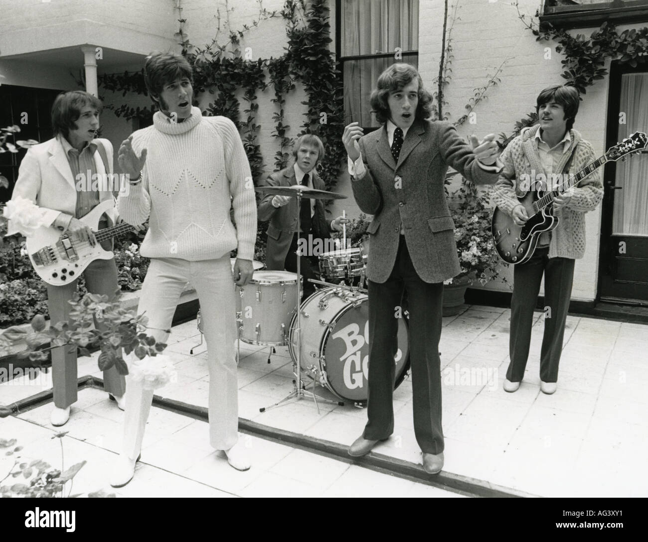 BEE GEES groupe pop britannique en mai 1968, l'enregistrement d'une vidéo sur la réduction sur le toit de leur manager Robert Stigwood. Photo : Tony Gale Banque D'Images