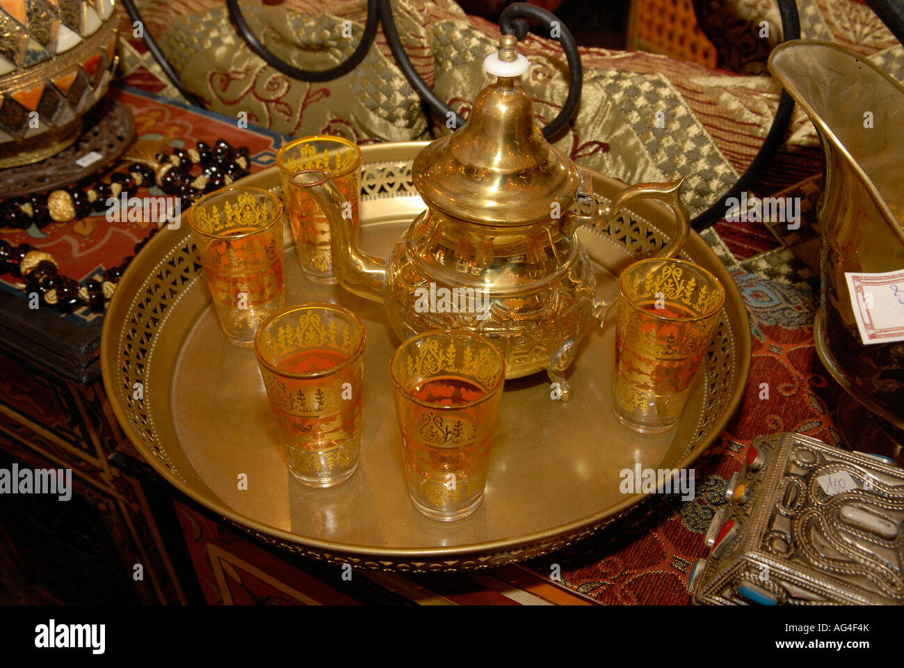 Thé pour la vente dans un magasin de souvenirs Casablanca Maroc Banque D'Images