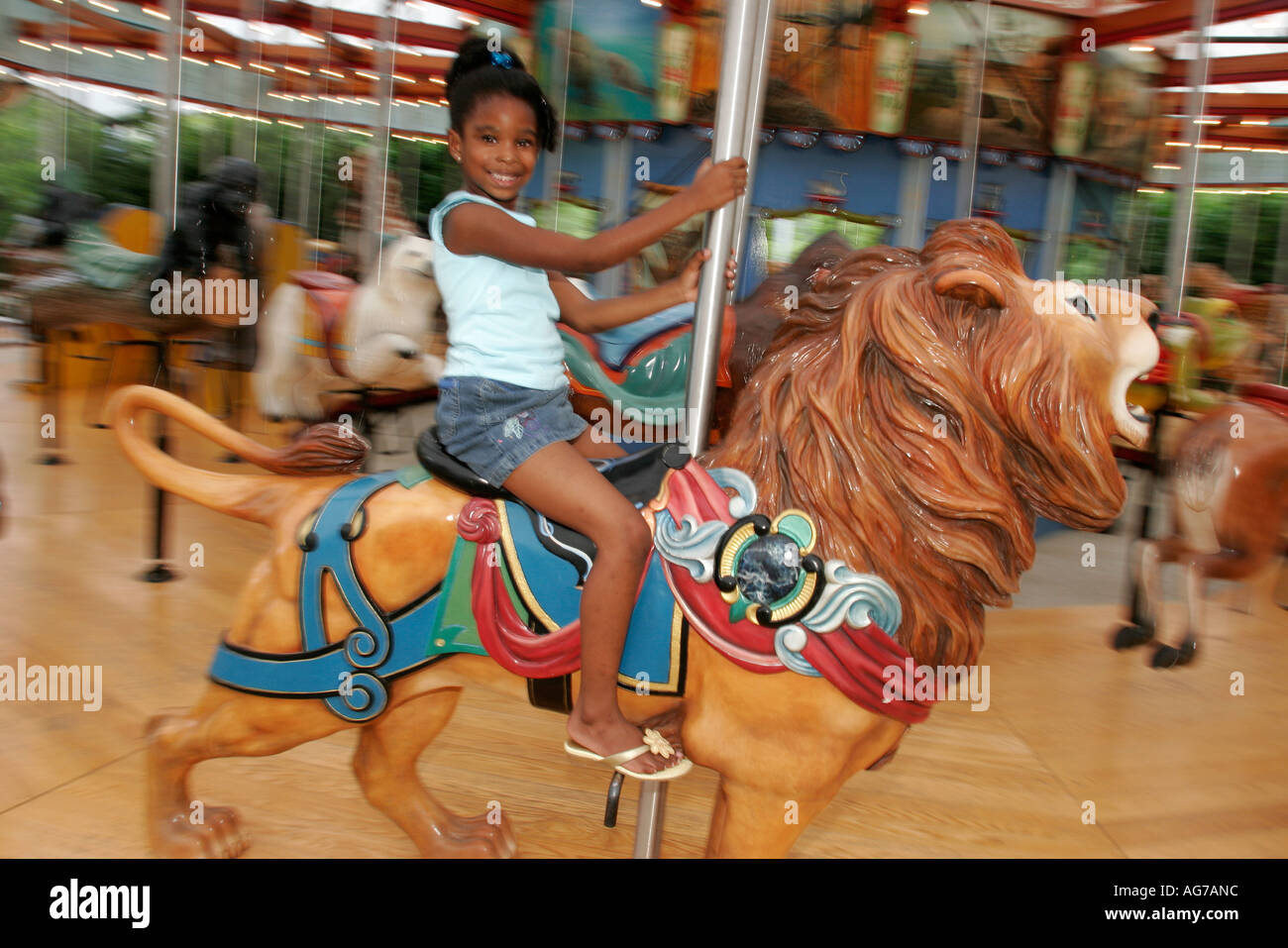 Birmingham Alabama Zoo, parc zoologique, carrousel, tour, Noirs noirs africains Africains minorité ethnique, filles, jeunes jeunes jeunes jeunes jeunes femmes Banque D'Images Birmingham Alabama Zoo, parc zoologique, carrousel, tour, Noirs noirs africains Africains minorité ethnique, filles, jeunes jeunes jeunes jeunes jeunes femmes Banque D'Images