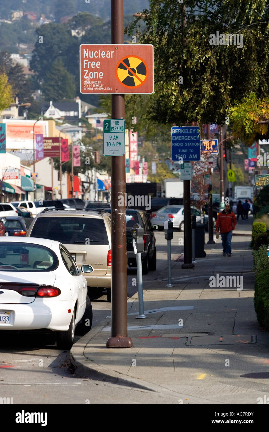 Berkeley en Californie une zone exempte d'armes nucléaires et signer Banque D'Images