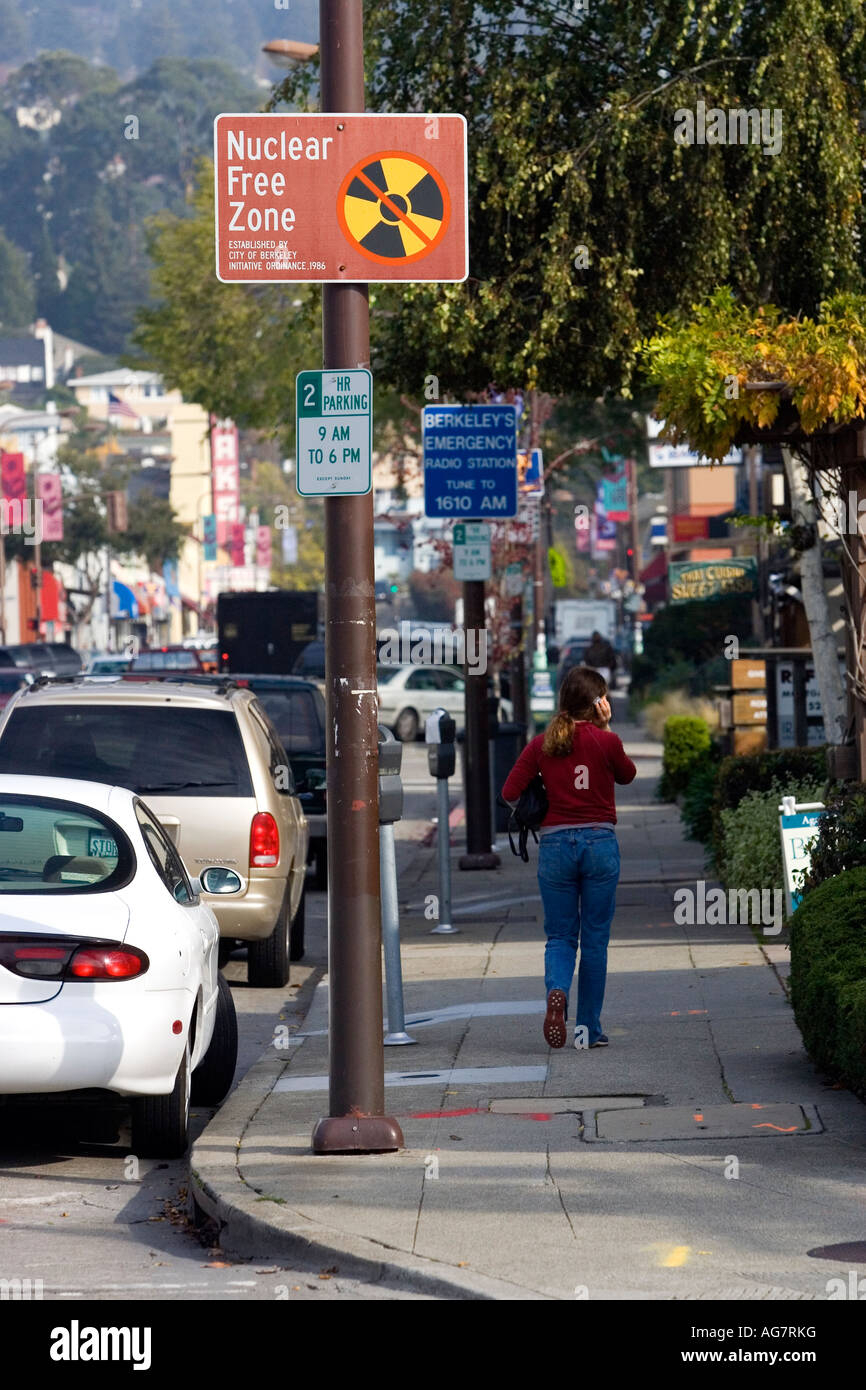 Berkeley en Californie une zone exempte d'armes nucléaires et signer Banque D'Images