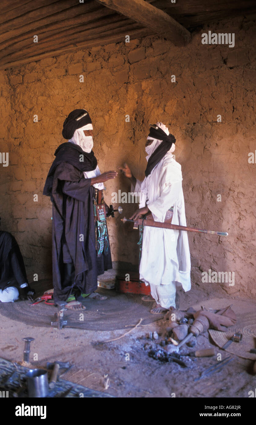 Niger Ifrouane tribu touareg de Smiths Banque D'Images