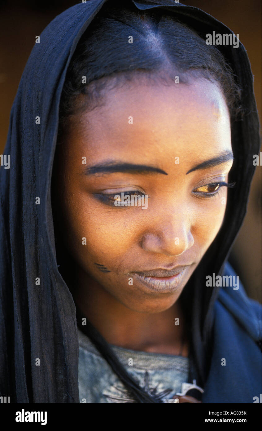 Timia Niger jeune femme de tribu Touareg Banque D'Images