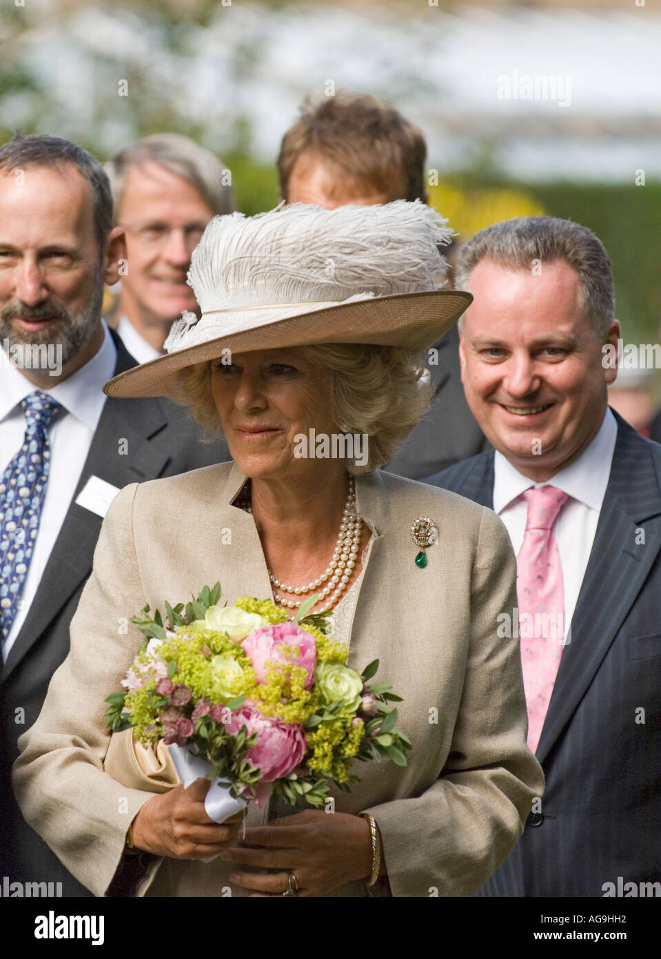 S.a.r. Camilla, Duchesse de Cornouailles, Jack O'Connel et dignitaires Banque D'Images