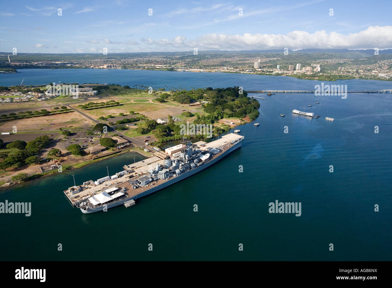USS Missouri et l'Arizona Memorial Pearl Harbor Oahu Hawaii Banque D'Images